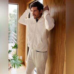 Beyond Yoga Hoodie, “fresh snow” XL ❄️